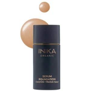 Inika Organic Přírodní lehký pečující make-up – odstín Fearless 25 ml