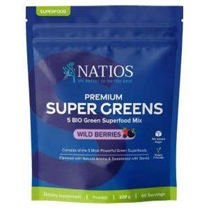 Natios Premium Super Greens – lesní ovoce 228 g